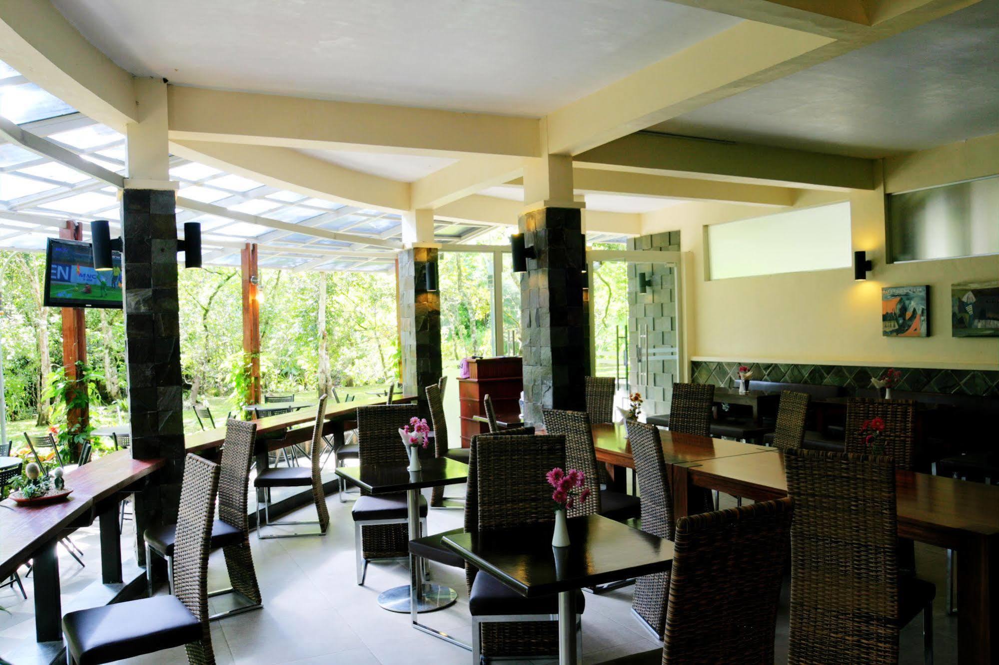 Taman Simalem Resort Tongging Ngoại thất bức ảnh
