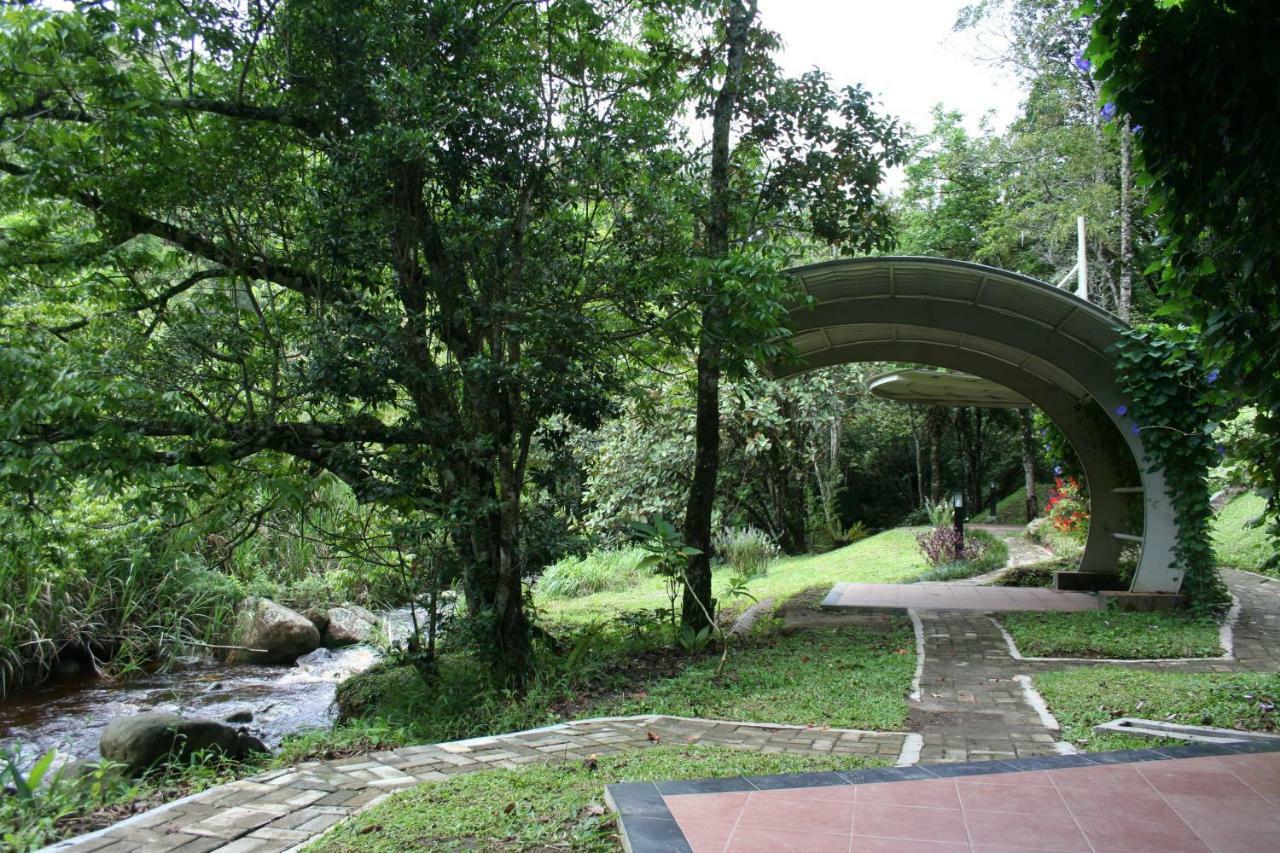 Taman Simalem Resort Tongging Ngoại thất bức ảnh